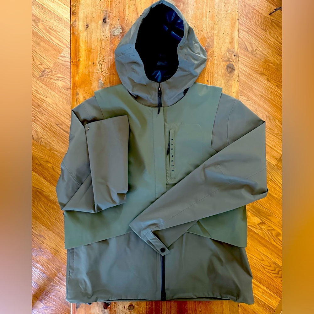 Nike Running Division Wind/Rain Jacket - Picture 2 of 14